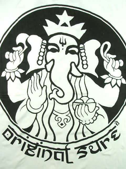インド　ガネーシャのＴシャツ　幸運を呼ぶ象のＴシャツ　ガネーシャＴシャツ